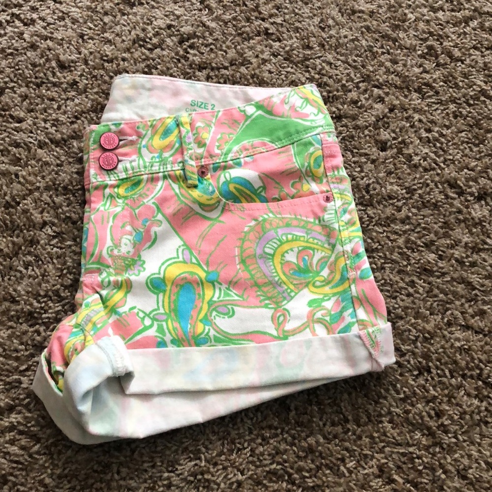 Lilly Pulitzer Patterned Shorts. - image 4